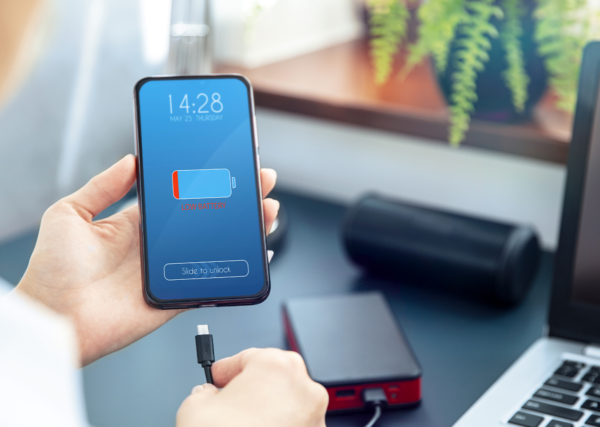 Żywotność baterii - jak ładować telefon żeby bateria trzymała dłużej
